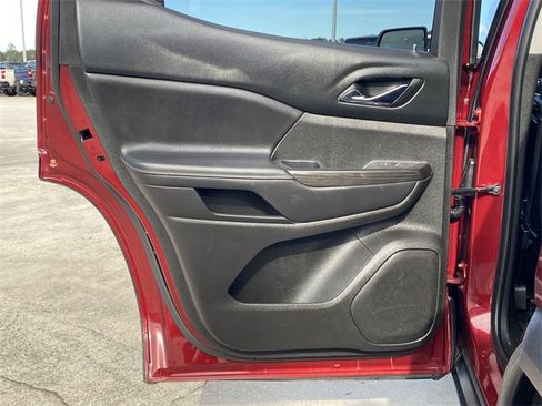 Used 2018 GMC Acadia SLT image 38