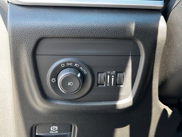 Used 2023 Jeep Grand Cherokee Limited AWD/4WD image 20