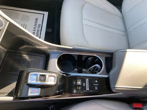 Used 2022 Hyundai Sonata Limited w/ Cargo Package FWD image 30