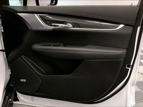 Used 2024 Cadillac XT6 Sport w/ LPO, ONYX Package AWD/4WD image 22