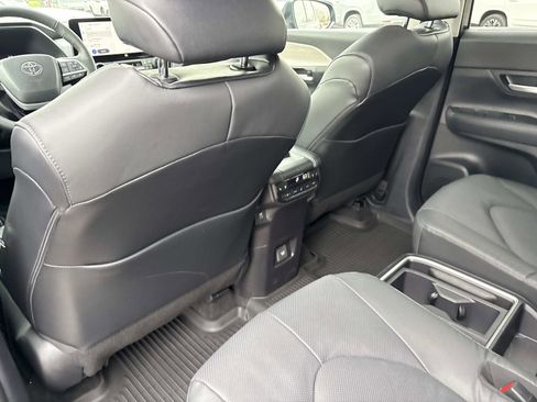 Used 2026 Toyota Grand Highlander Platinum image 30