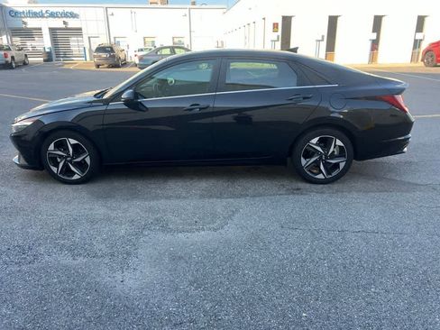 Used 2021 Hyundai Elantra Limited FWD image 2