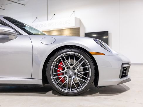 Used 2024 Porsche 911 Carrera S w/ Sport Package image 18