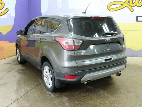 Used 2017 Ford Escape SE image 5