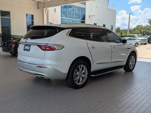 Used 2023 Buick Enclave Essence w/ Experience Buick Package FWD image 5