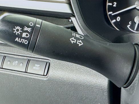 Used 2024 Nissan Altima 2.5 SV image 13