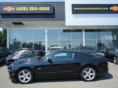 Used 2014 Ford Mustang GT RWD image 2