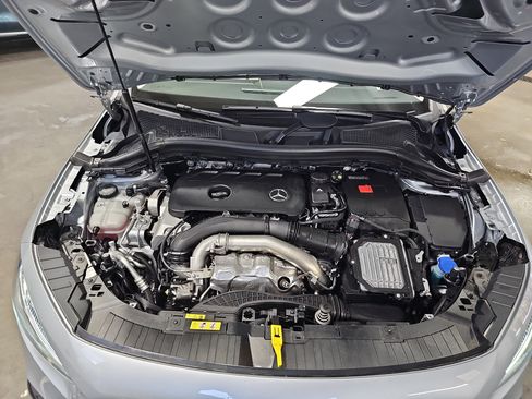 Used 2025 Mercedes-Benz GLA 250 image 32