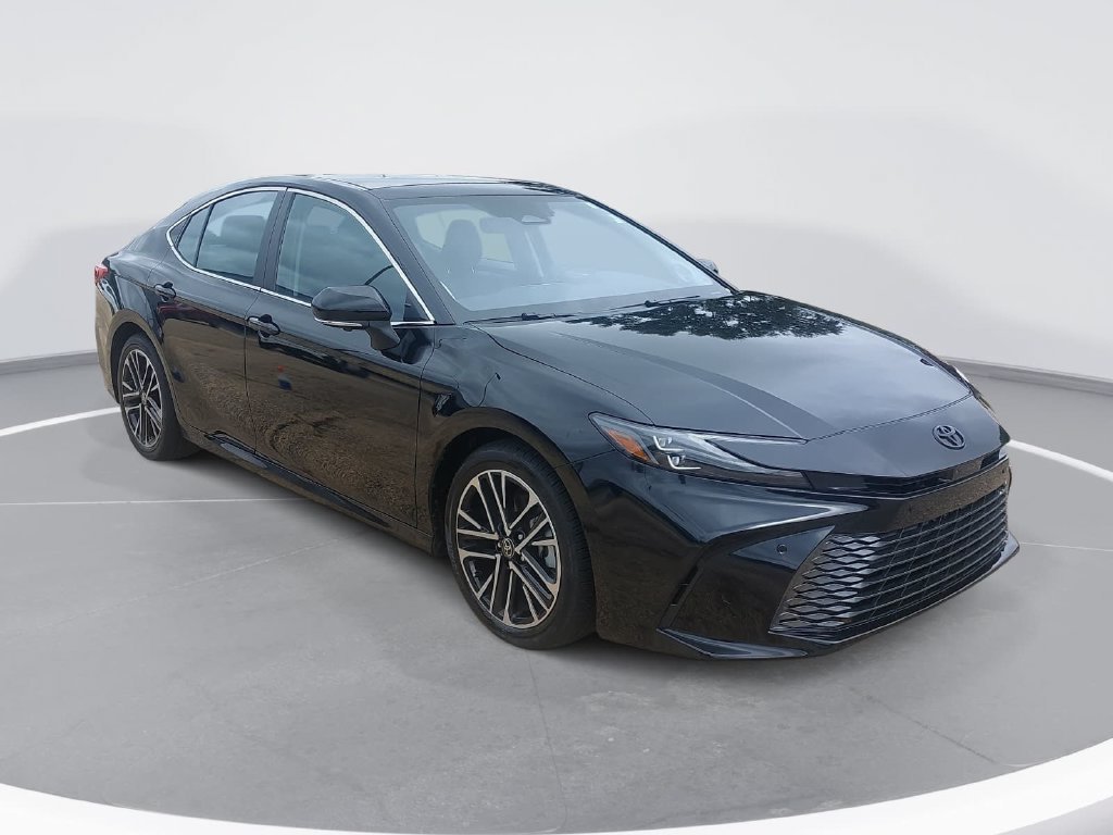 Used 2025 Toyota Camry XLE w/ Premium Plus Package FWD image 3