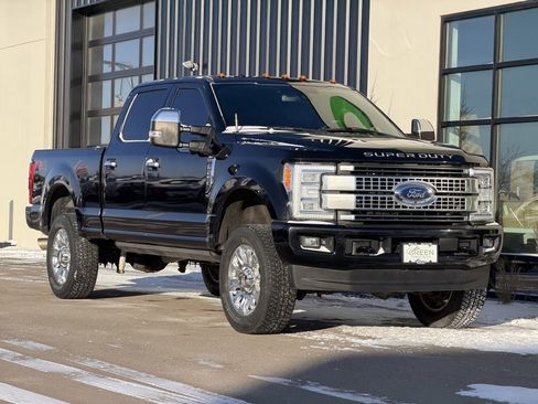 Used 2017 Ford F250 Platinum w/ Platinum Ultimate Package image 4