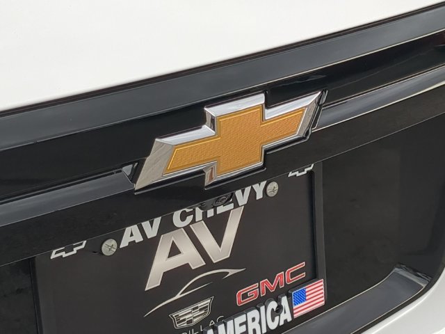New 2027 Chevrolet Traverse LT FWD image 23