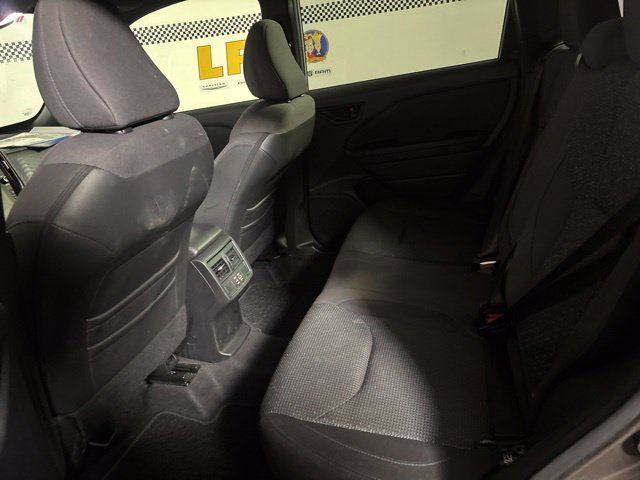 Used 2025 Subaru Forester Premium AWD/4WD image 13