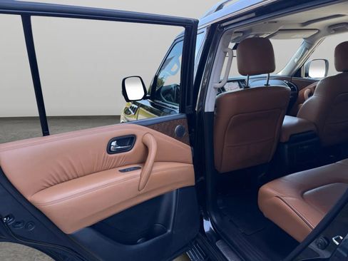 Used 2016 INFINITI QX80 4WD w/ All Season Package image 14