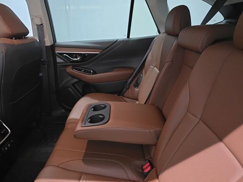 Used 2022 Subaru Outback Touring image 12