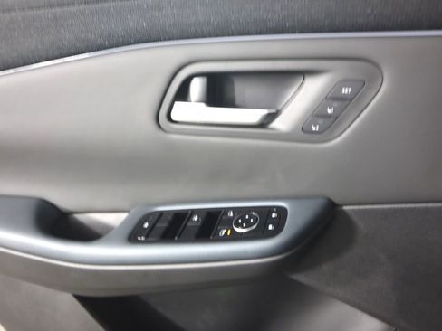 New 2026 Nissan Leaf Platinum+ image 18