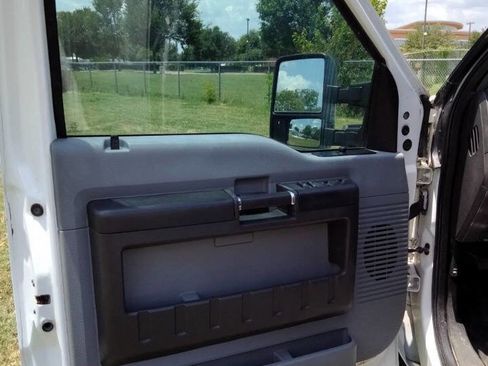 Used 2015 Ford F250 XL w/ Power Equipment Group image 9