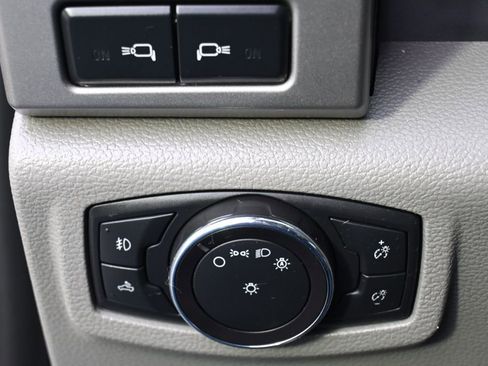Used 2018 Ford F150 Lariat w/ Equipment Group 502A Luxury AWD/4WD image 24