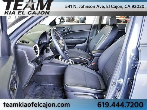 Used 2024 Hyundai Venue Limited FWD image 14