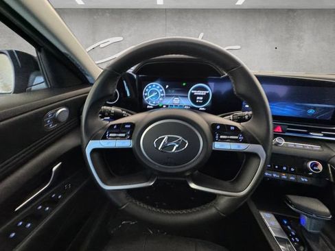 Used 2023 Hyundai Elantra Limited FWD image 21