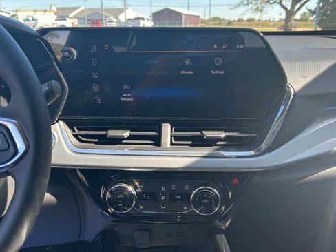 New 2025 Chevrolet Trax LT w/ LT Convenience Package image 23