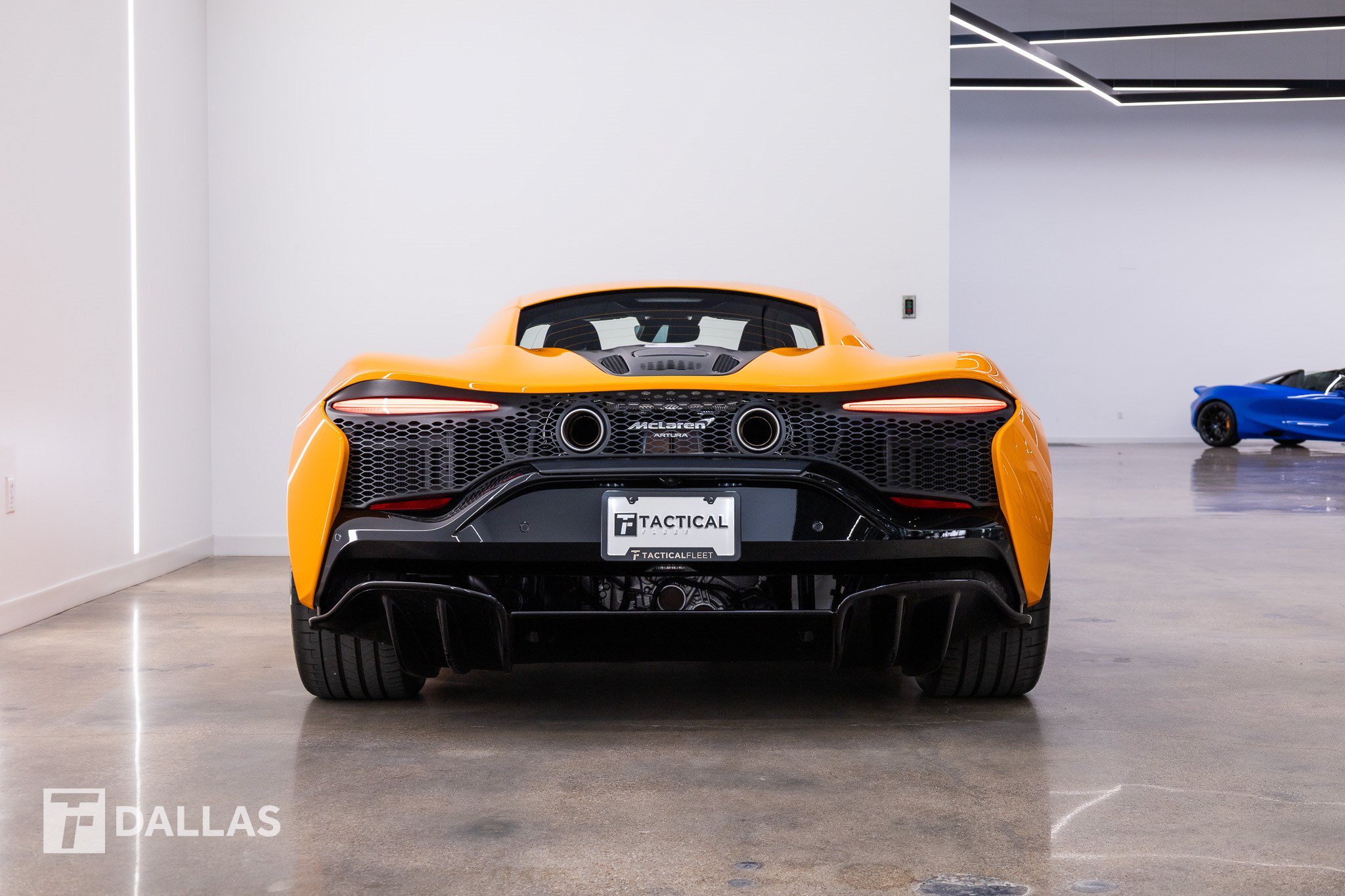 Used 2026 McLaren Artura RWD image 10