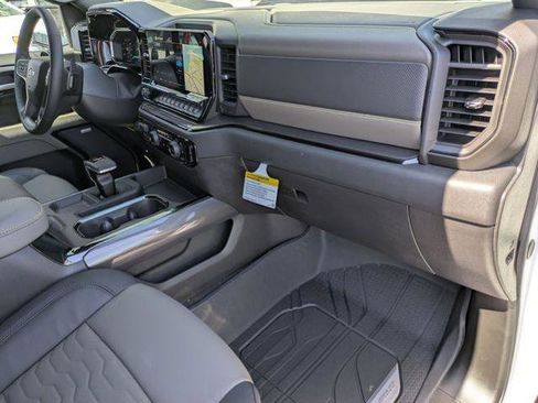 New 2026 Chevrolet Silverado 1500 ZR2 AWD/4WD image 32