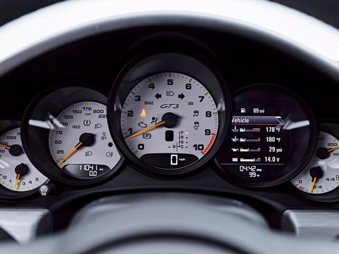 Used 2018 Porsche 911 GT3 RWD image 76