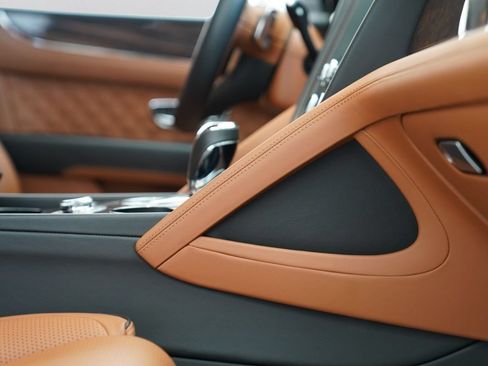 Used 2022 Bentley Bentayga Speed AWD/4WD image 41