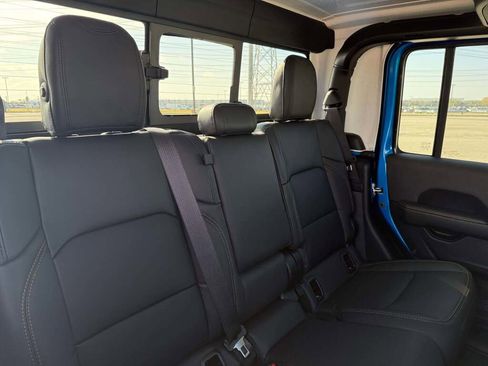 New 2026 Jeep Gladiator Sport image 20