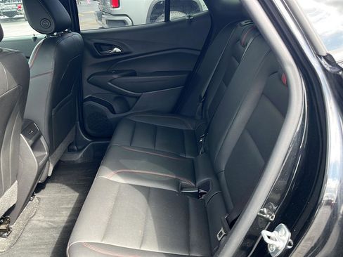 Used 2024 Chevrolet Trax RS w/ Sunroof Package image 23