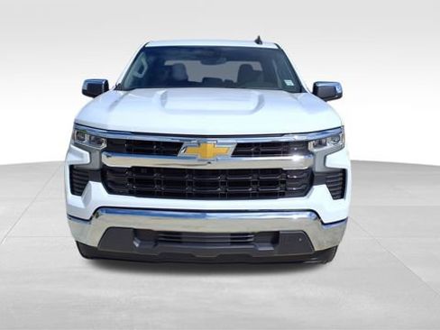 Used 2025 Chevrolet Silverado 1500 LT RWD image 2