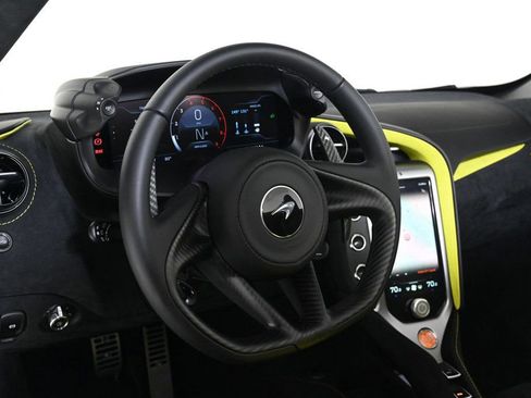 Used 2025 McLaren 750S Spider image 10