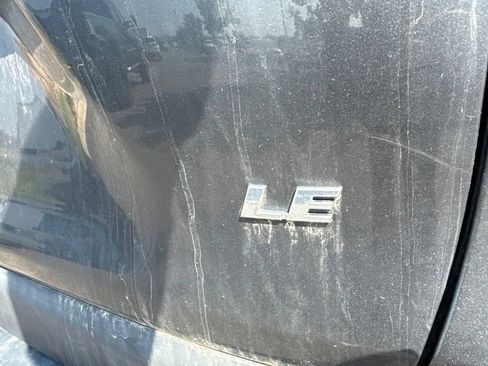 Used 2021 Toyota RAV4 LE FWD image 4