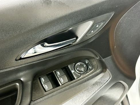 Used 2022 Chevrolet Equinox LT image 18