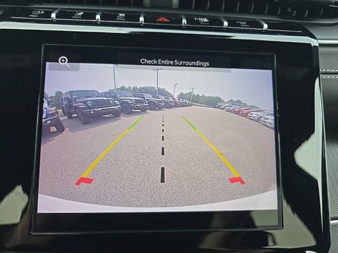 Certified 2025 Jeep Grand Cherokee Laredo X image 28