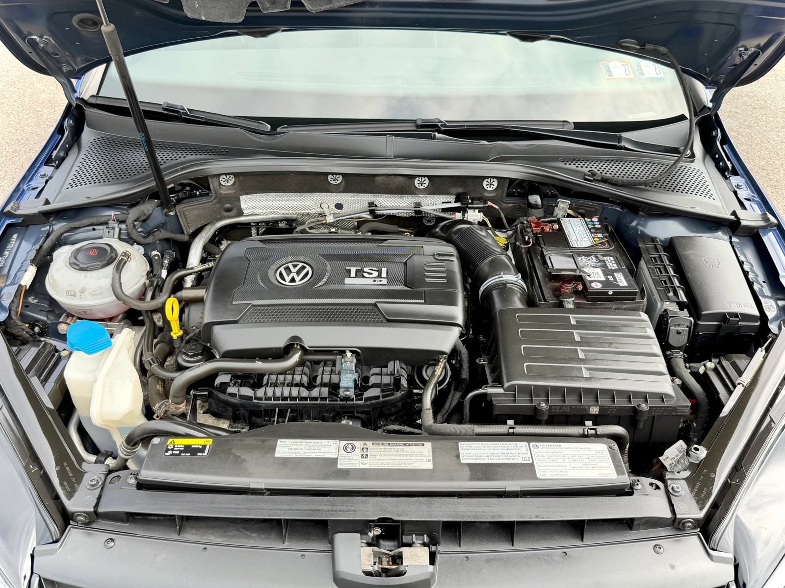 Used 2018 Volkswagen Golf 4-Door AWD/4WD image 24