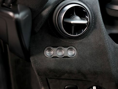 Used 2020 McLaren 720S Performance image 19