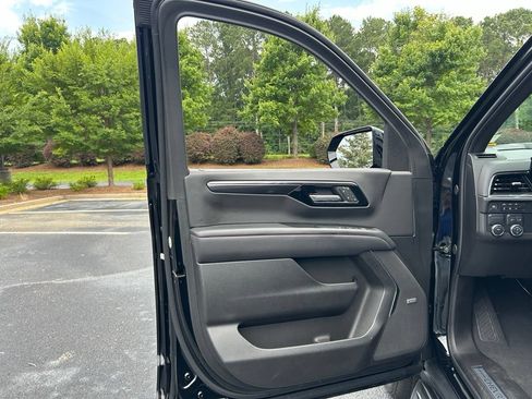 Used 2025 Chevrolet Suburban RST w/ Comfort Package RWD image 61