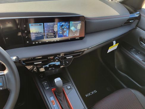 New 2026 Nissan Kicks SR w/ Cold Weather Package image 3