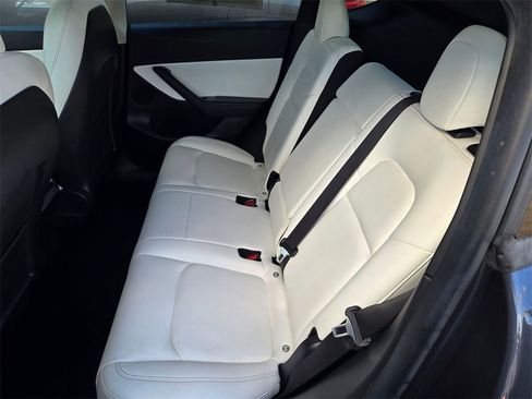 Used 2021 Tesla Model Y Long Range image 10