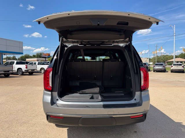 Used 2024 GMC Yukon AT4 w/ Technology Package AWD/4WD image 13