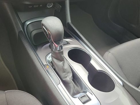 Used 2022 Chevrolet Malibu LT FWD image 18