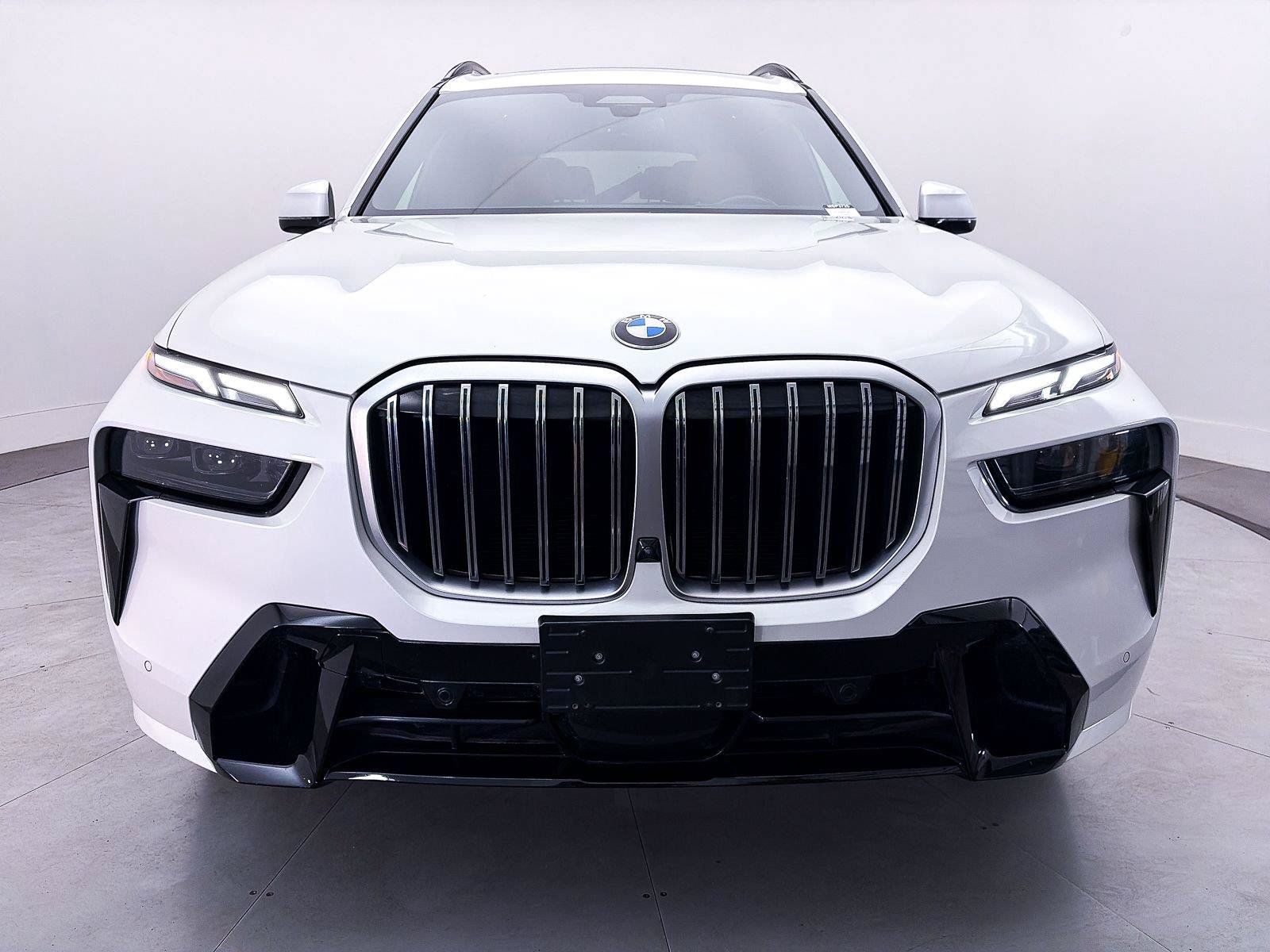 Used 2023 BMW X7 xDrive40i w/ M Sport Package AWD/4WD image 13