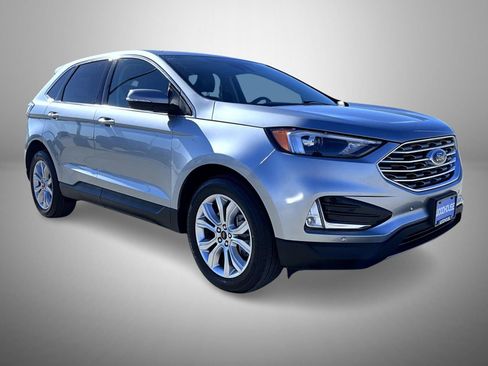 Used 2024 Ford Edge Titanium image 3