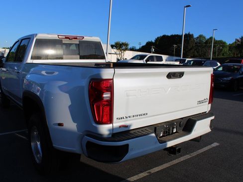 Used 2026 Chevrolet Silverado 3500 High Country w/ High Country Premium Package AWD/4WD image 4