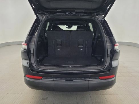 Used 2023 Jeep Grand Cherokee L Laredo image 29