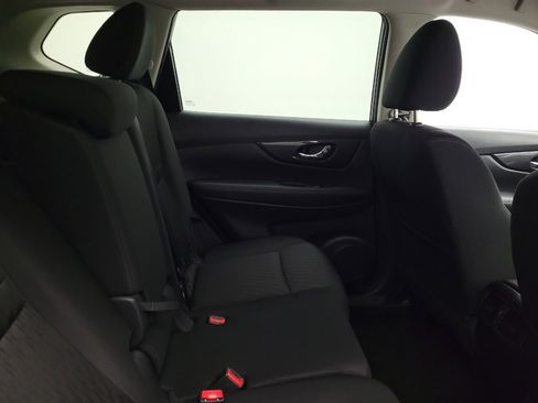 Used 2019 Nissan Rogue SV AWD/4WD image 19