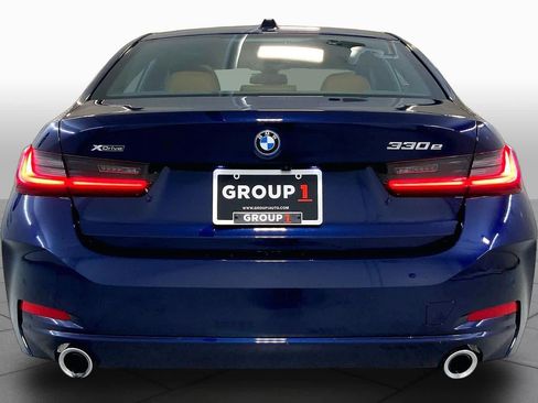Used 2023 BMW 330e xDrive w/ Premium Package AWD/4WD image 4