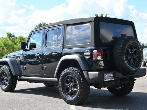 Used 2022 Jeep Wrangler Unlimited Willys image 7