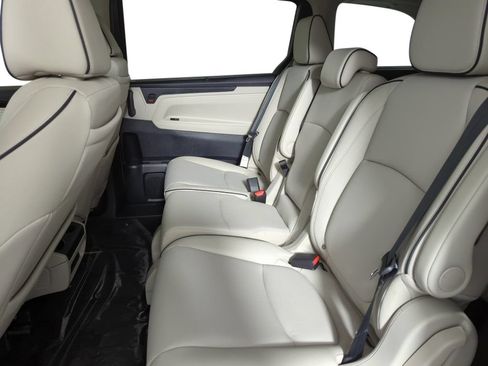 New 2026 Honda Odyssey Touring image 23